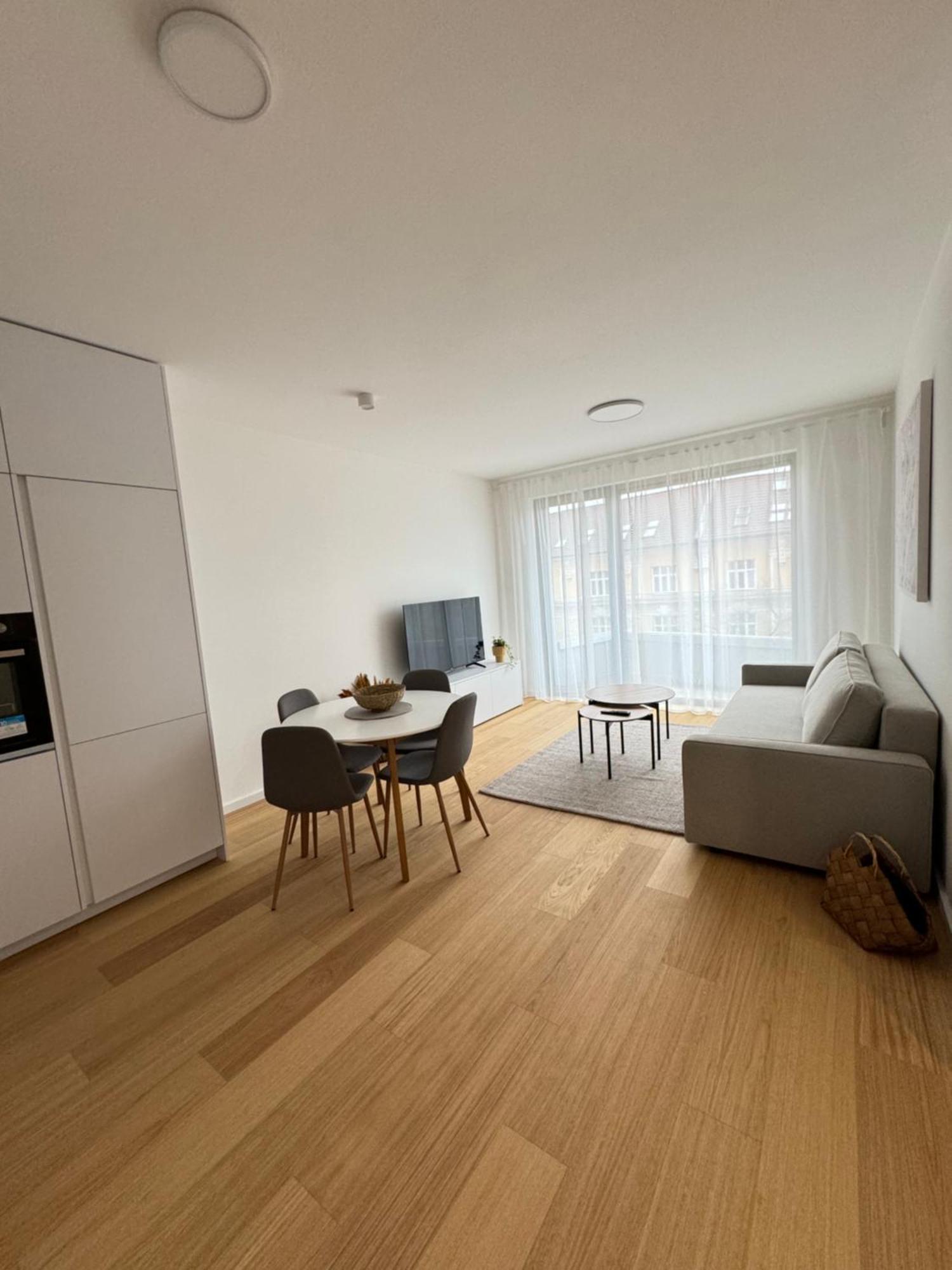 Aurora Apartments Bratislava Bagian luar foto
